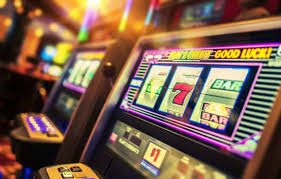dk7com Casino — မြန်မာ ကစားသမားများ Mobile ဖြင့် ကာစီနို ဂိမ်းကစားနေသည့် မြင်ကွင်း