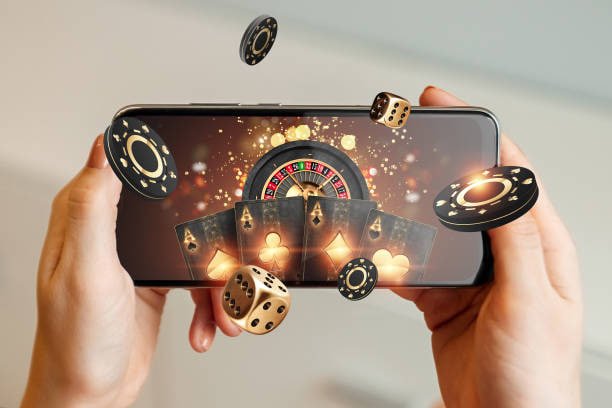 dk7com တွင် Myanmar ကစားသမားများ Myanmar ငွေကြေး MMK ဖြင့် Online Slot Games ကစားနေသည့် မြင်ကွင်း